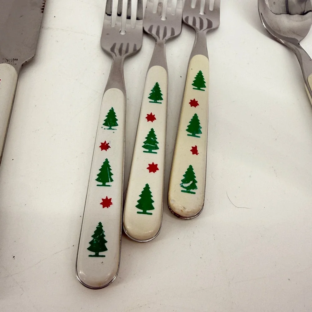 Flatware Set White Christmas Trees Stainless 18pc Utensils Vintage Plastic
